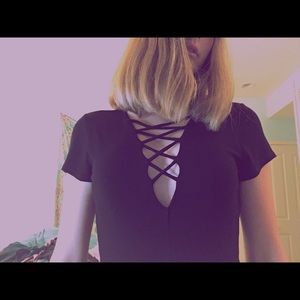 BLACK CAGED V NECK BODYSUIT❤️
